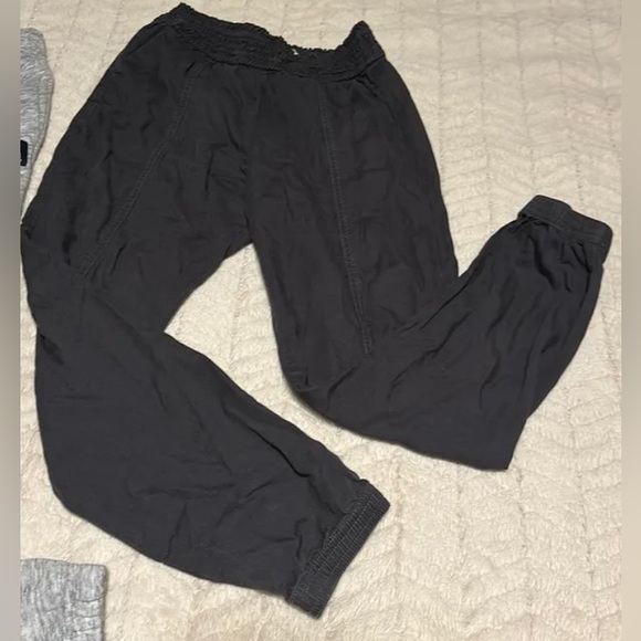 2 Set Of Abercrombie Pants SOLD TOGETHER - Picture 3 of 3
